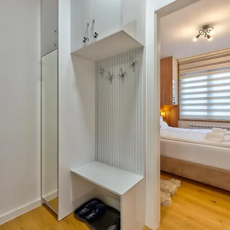 Aurora Lux 16 Apartment *