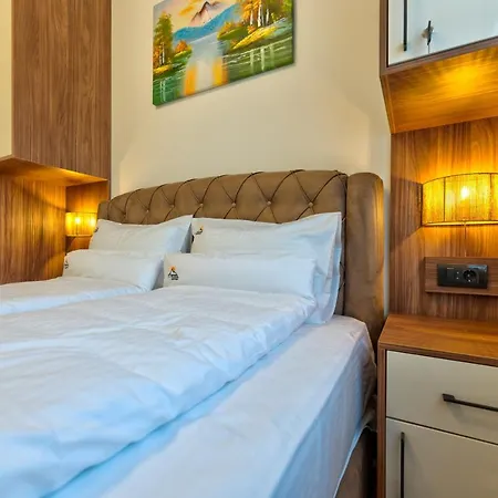 Aurora Lux 16 Apartman