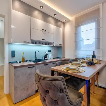 Apartment Aurora Lux 16 *