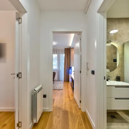 Apartment Aurora Lux 16