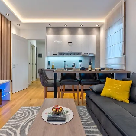 Aurora Lux 16 Ζλάτιμπορ