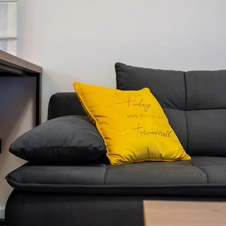 Aurora Lux 16 Apartment